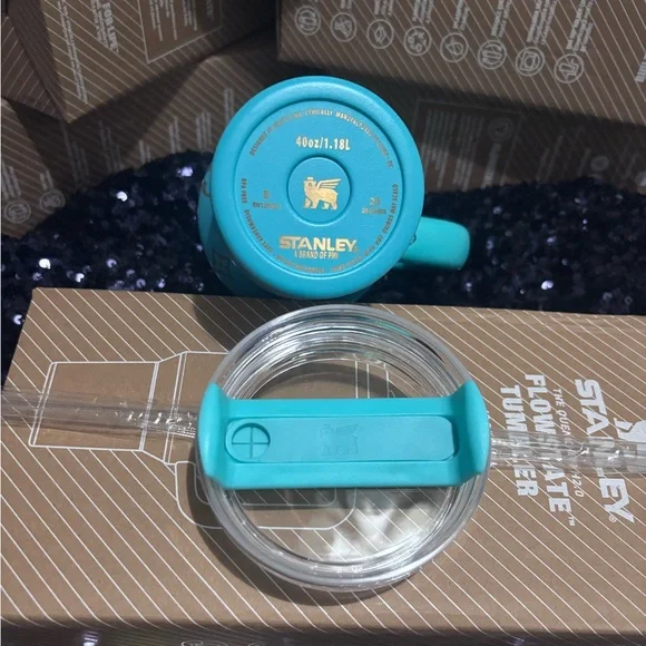 Stanley Turquoise and Gold Patterned tumbler - Picture 4 of 10